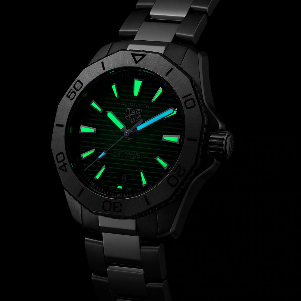 tag heuer aquaracer professional 200 green dial 40mm automatic gents watch in the dark shot