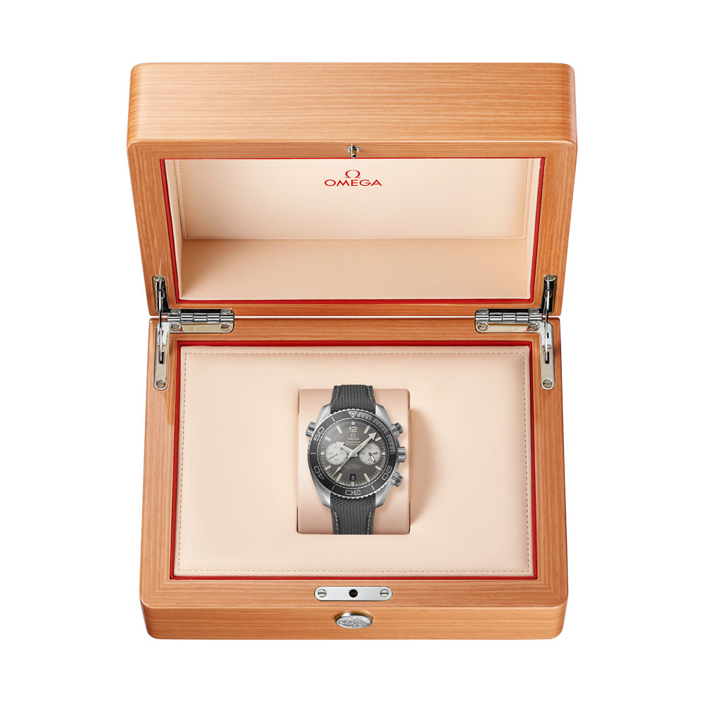 omega seamaster planet ocean 600m 45.5mm grey dial steel on rubber strap automatic chronograph gents watch in a presentation box