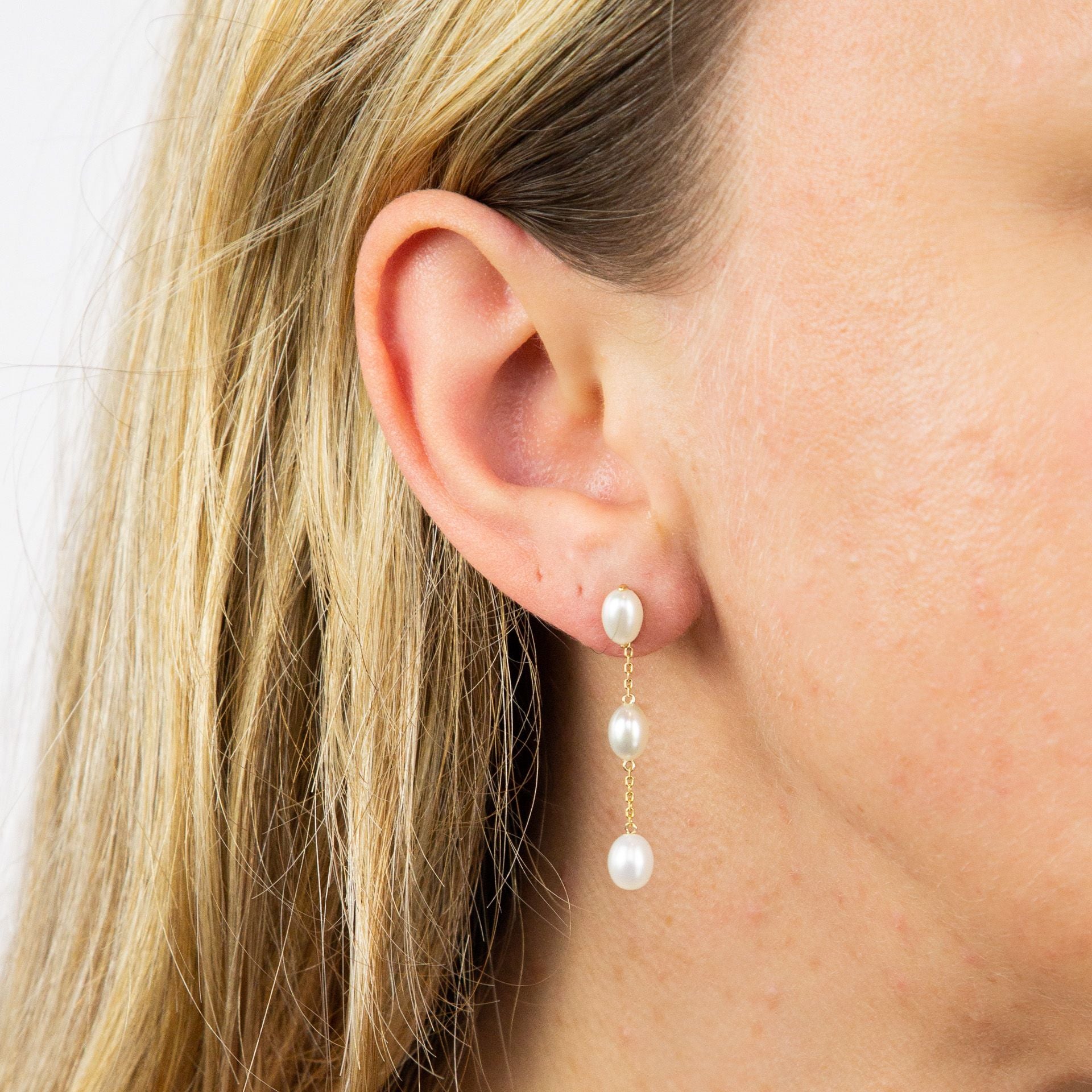 9ct yellow gold freshwater pearl tier drop earrings model shot