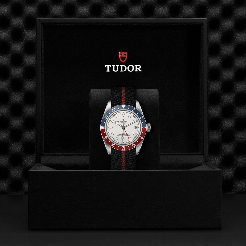 tudor black bay gmt 41mm gents watch in presentation box