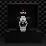 tudor royal 41mm black dial gents watch in presentation box