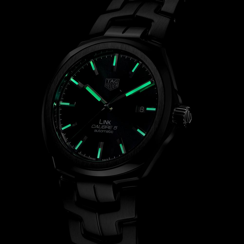 tag heuer link 41mm black dial automatic gents watch in the dark shot