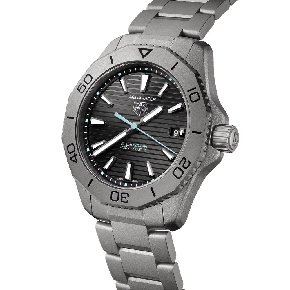 tag heuer aquaracer professional 200 solargraph 40mm black dial titanium quartz gents watch